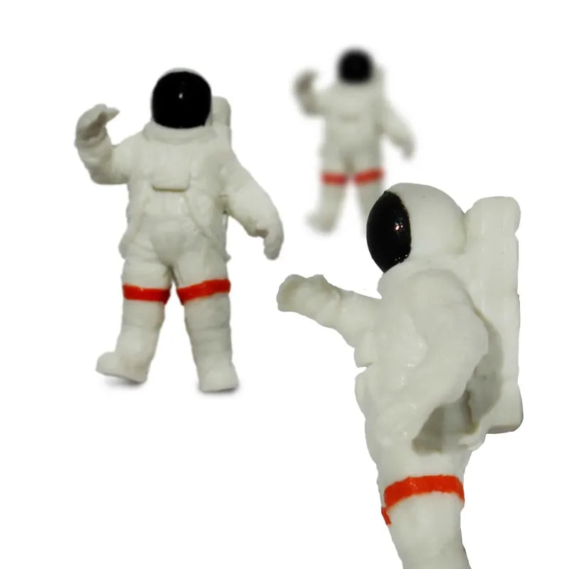 Safari LTD Good luck mini astronauten 1st.