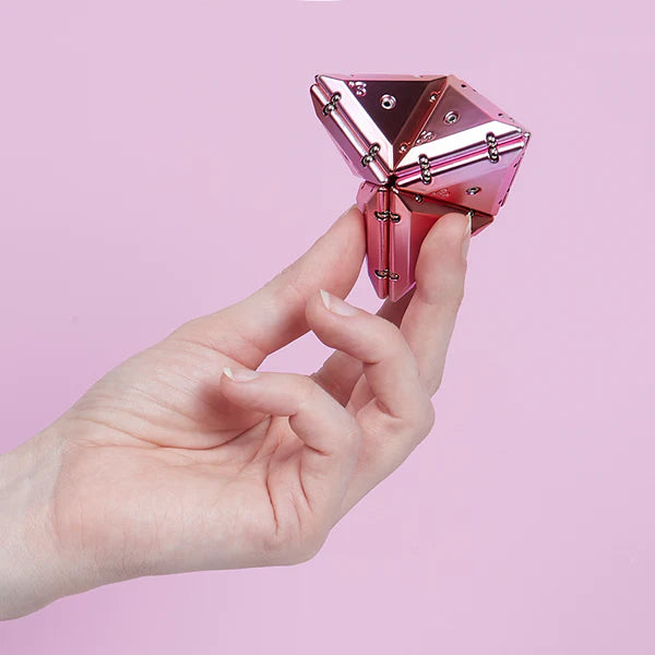 Speks | Geode Chrome Pyramid | Stellar