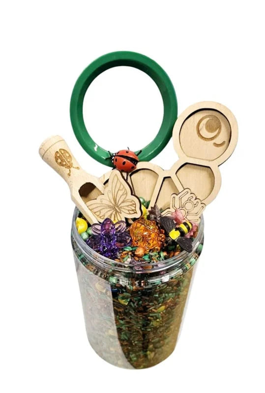 SensoryFun PourAndPlay Backyard bugs