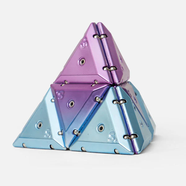 Speks | Geode Chrome Pyramid | Nova