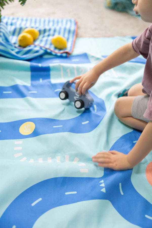 Quut - Play towel L 180 x 100 cm - Road